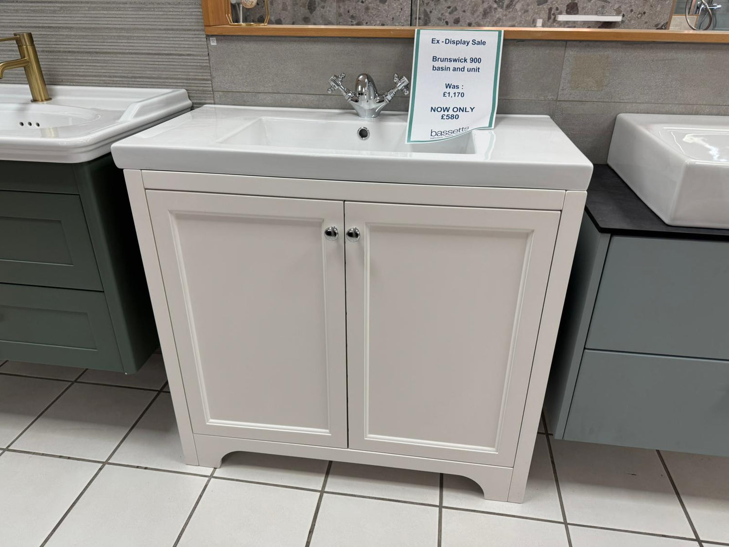 Brunswick 900mm Vanity Unit & Basin