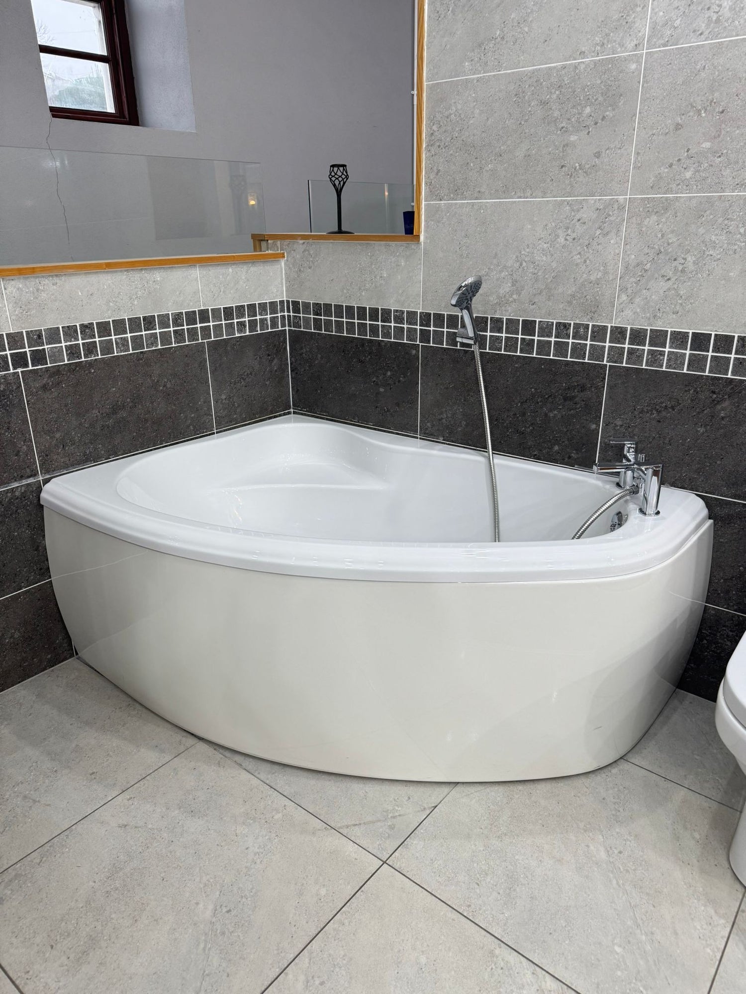 Roca Offset Corner Bath
