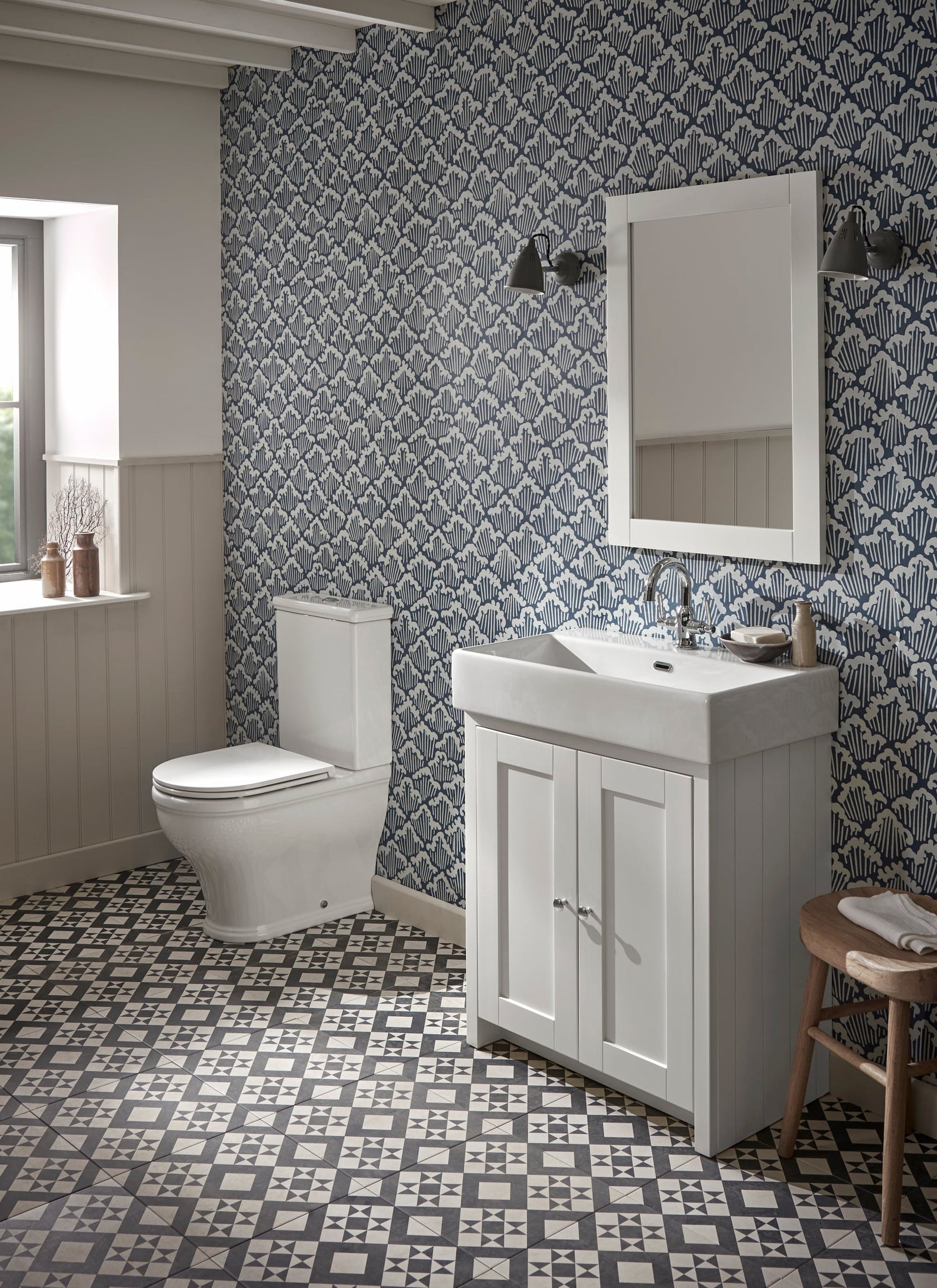 Lansdown 700 Freestanding Unit